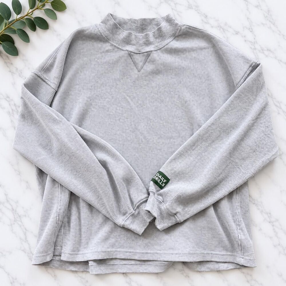 Daily Drills gray thermal long sleeve shirt in XS/S